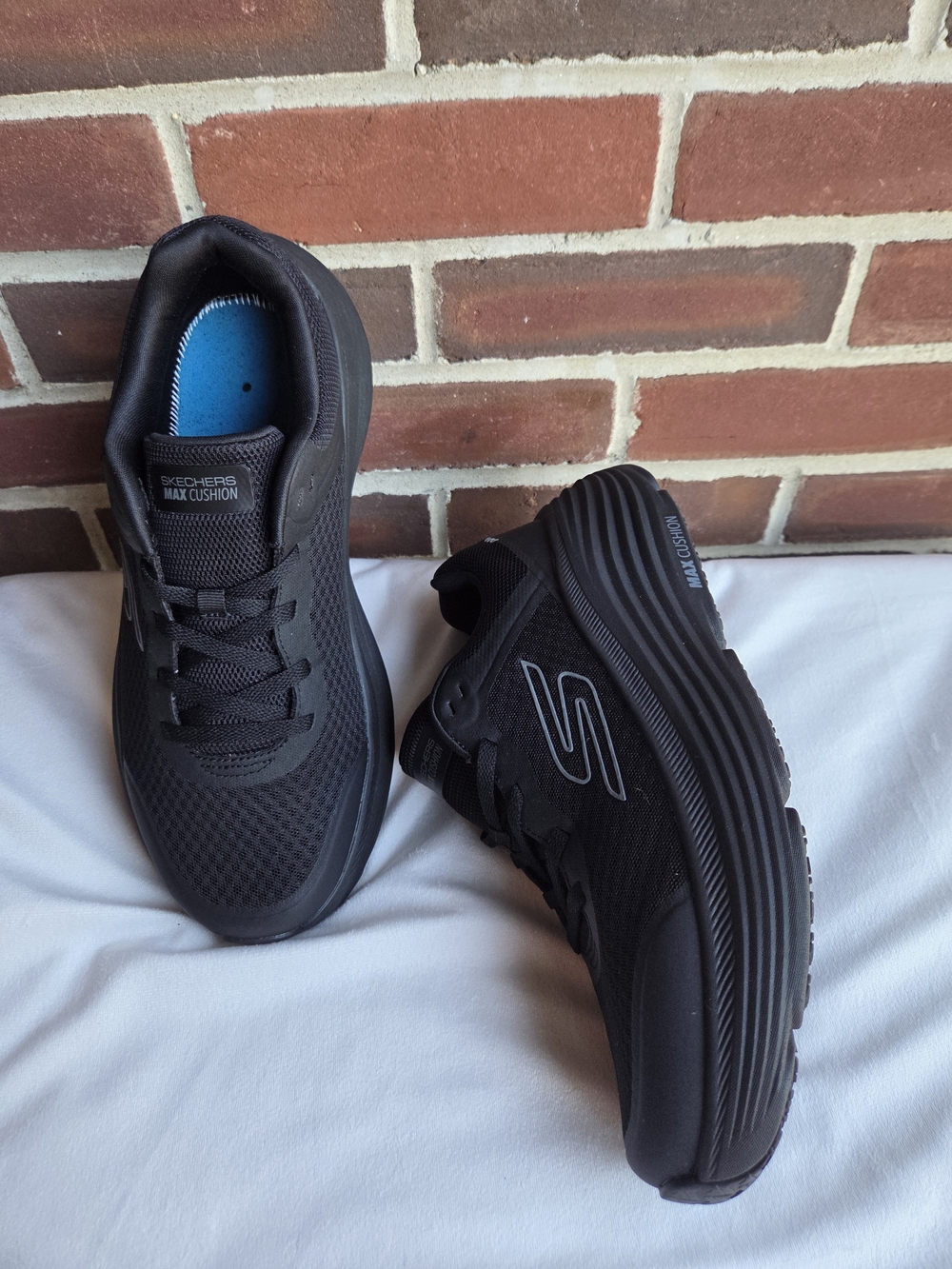 Skechers Max Cushion Men’s US 10 UK 9 Black Running Walking Shoes - Picture 5 of 11